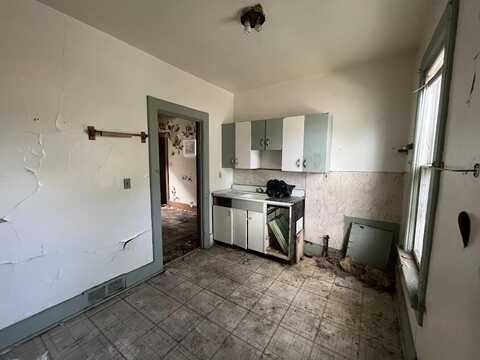 2873 N Dr William Finlayson St, Milwaukee, WI 53212