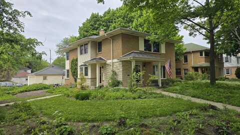 4401 N Sheffield Ave, Shorewood, WI 53211
