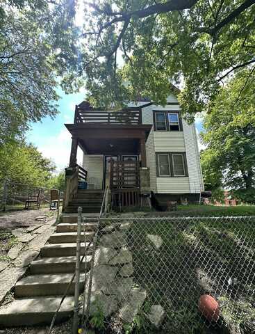 2931 W Chambers St, Milwaukee, WI 53210
