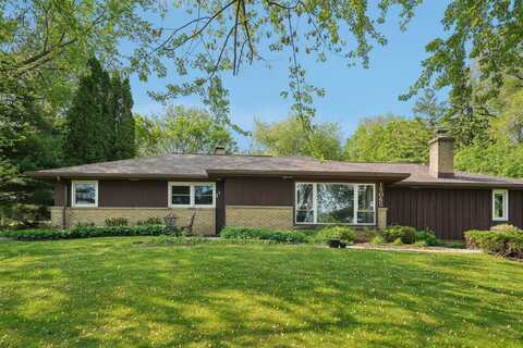 19065 North Hills Dr, Brookfield, WI 53045