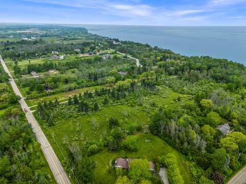 13600 N Lake Shore Dr, Mequon, WI 53092