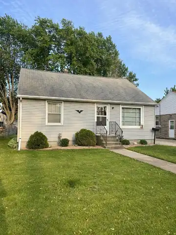 621 Laura St, Green Bay, WI 54302
