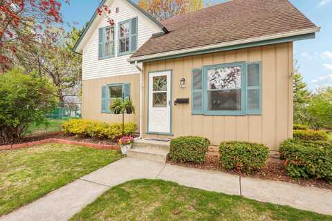212 S Spring St, Port Washington, WI 53074