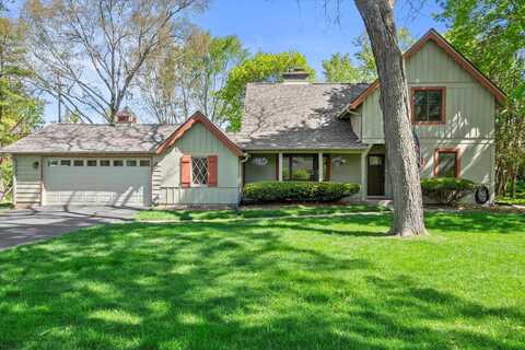 530 W Acacia Rd, Glendale, WI 53217
