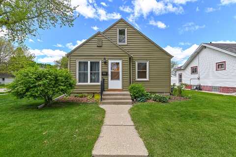 2377 S 73rd St, West Allis, WI 53219