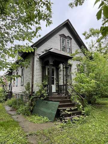 2635 N 6th St, Milwaukee, WI 53212