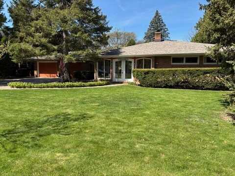 3415 N 105th St, Wauwatosa, WI 53222