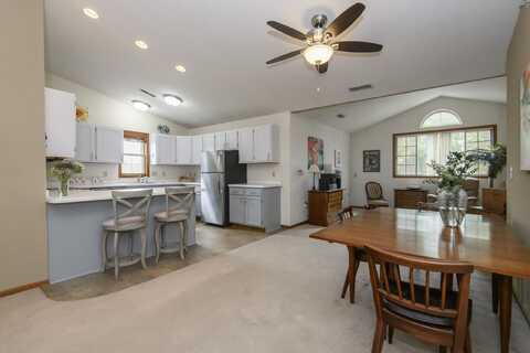 3910 S 92nd St, Milwaukee, WI 53228