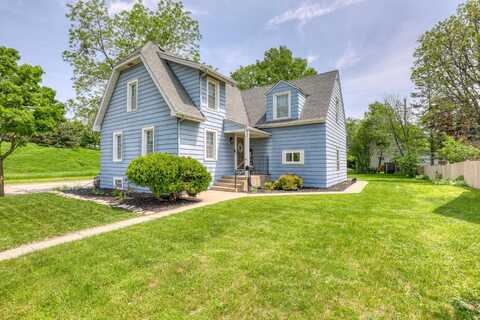 656 N 99th St, Wauwatosa, WI 53226
