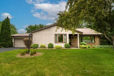5325 Linden Cir, Racine, WI 53406