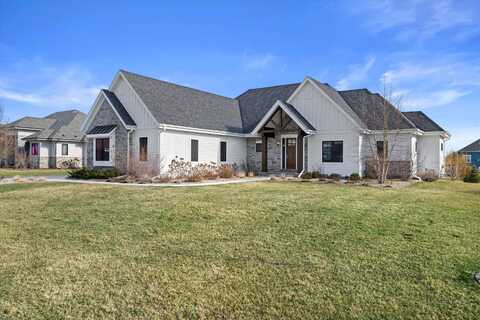 239 Four Winds Ct, Hartland, WI 53029