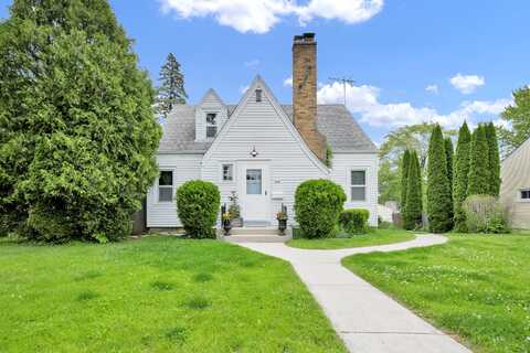 608 N Holden St, Port Washington, WI 53074