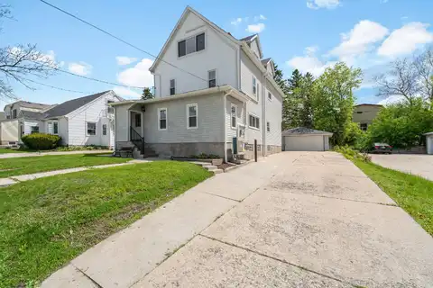 1925 Salisbury Rd, West Bend, WI 53090