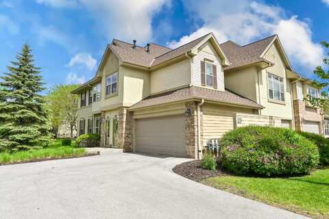 8687 S Deerwood Ln, Franklin, WI 53132
