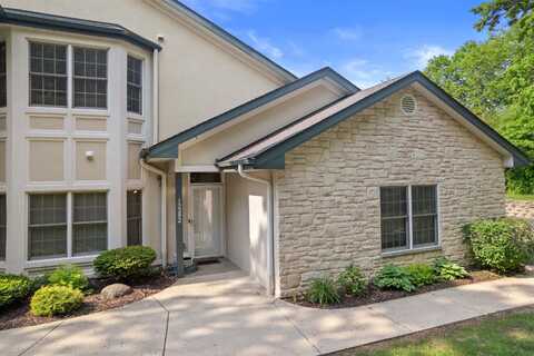10292 W Deerwood Ln, Franklin, WI 53132