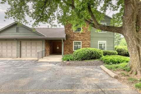 735 S Imperial Dr, Hartland, WI 53029
