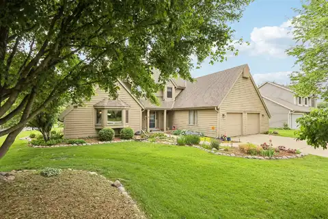 3930 S Woodhill Ln, New Berlin, WI 53151
