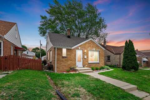 3656 S 16th St, Milwaukee, WI 53221