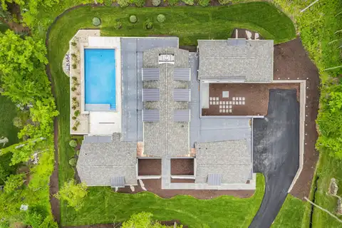 1572 N Creekside Ln, Lake Geneva, WI 53147