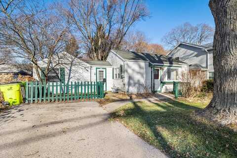 918 Lisbon Ave, Hartland, WI 53029