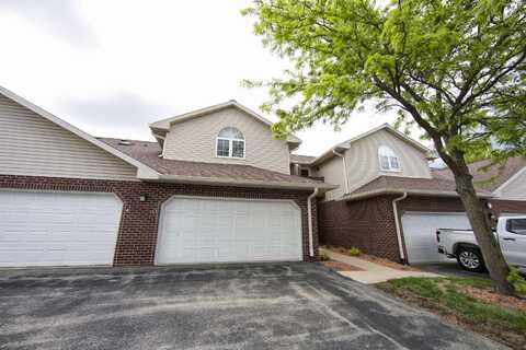 7949 S Scepter Dr, Franklin, WI 53132