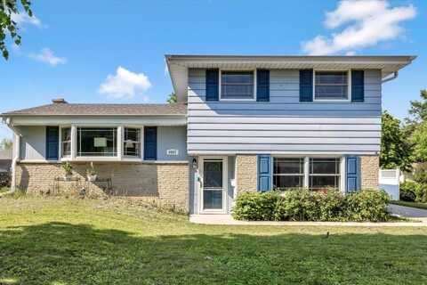 6087 Oakwood Ln, Greendale, WI 53129