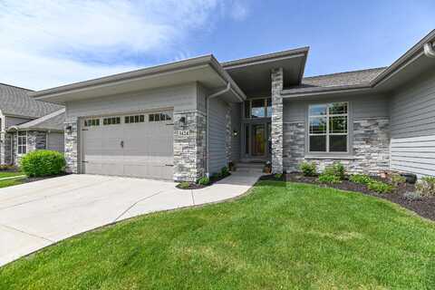 3424 Walnut Trl, Waukesha, WI 53188