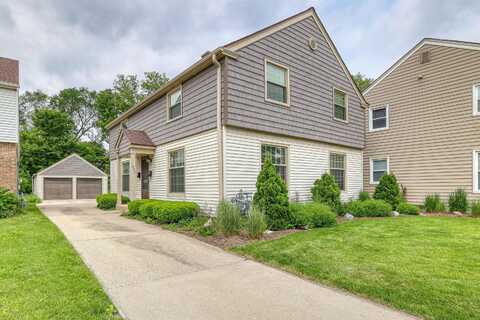 833 Robertson St, Wauwatosa, WI 53213