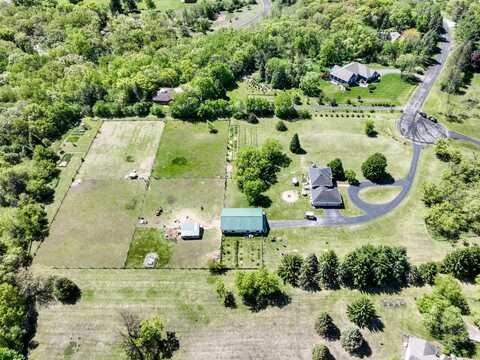 W339s5350 Prairie View Dr, North Prairie, WI 53153