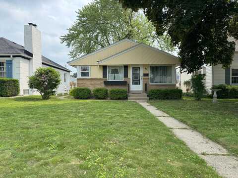 10615 W Manor Park Dr, West Allis, WI 53227