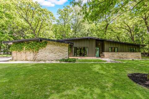 1418 Mill Rd, Delafield, WI 53018