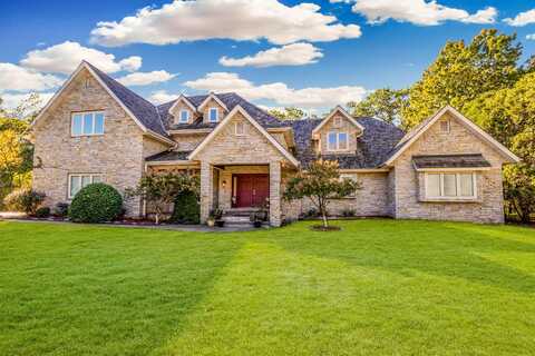 215 W Ravine Baye Rd, Bayside, WI 53217
