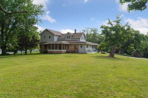 2611 South Rd, Burlington, WI 53105
