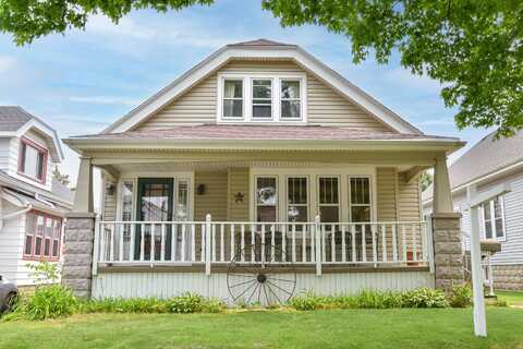3256 S 10th St, Milwaukee, WI 53215