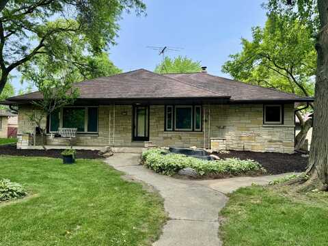7720 W Honey Creek Pkwy, West Allis, WI 53219