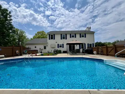 7115 Joy Marie Ln, Waterford, WI 53185