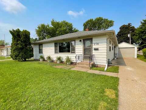 2126 Sunrise Dr, La Crosse, WI 54601
