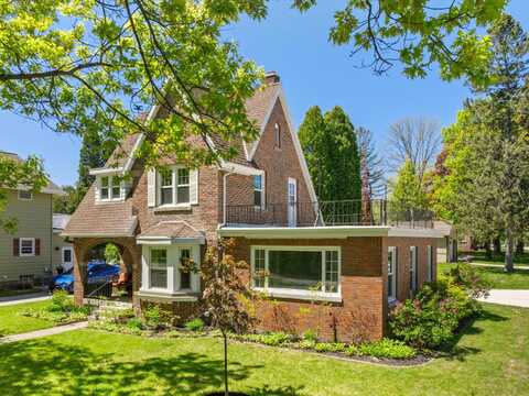 605 East Riverside Dr, Kohler, WI 53044