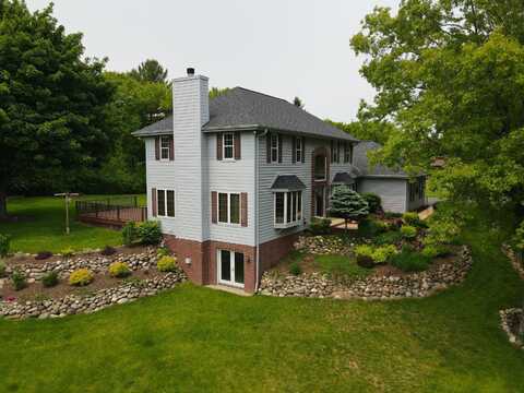 936 Broken Bow Ct, Delafield, WI 53018