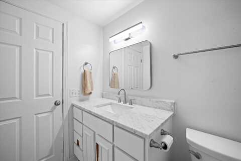8533 W Grantosa Dr, Milwaukee, WI 53225