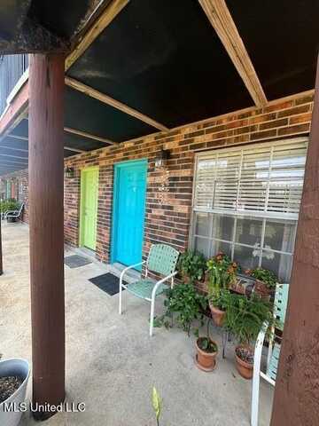 1550 E Second Street, Pass Christian, MS 39571