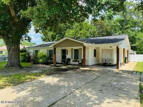 512 Halstead Road, Ocean Springs, MS 39564