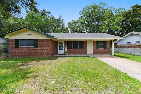205 Walnut Drive, Ocean Springs, MS 39564