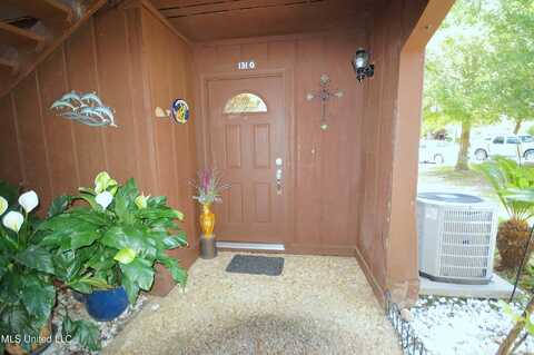 131 Molokai Vlg, Diamondhead, MS 39525