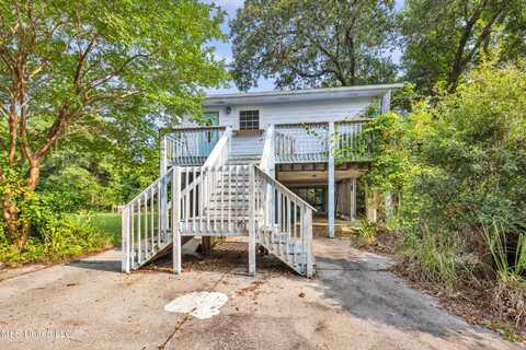 178 Fort Henry Avenue, Pass Christian, MS 39571