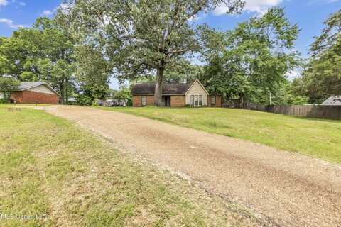 231 Hickory Lane, Batesville, MS 38606