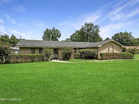 5846 Clubview Drive, Jackson, MS 39211