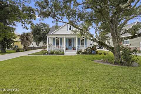 121 E Fourth Street, Long Beach, MS 39560