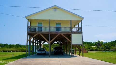 9019 St. Teresa Drive, Bay Saint Louis, MS 39520