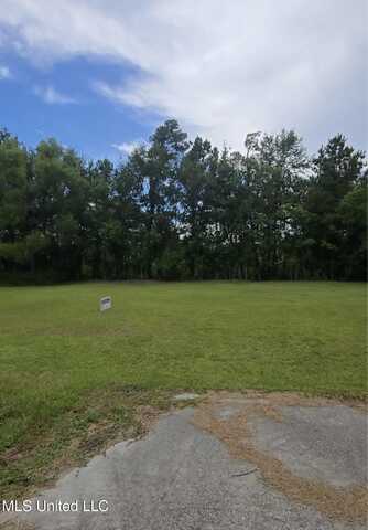 111 Pine Ridge Drive, Waveland, MS 39576